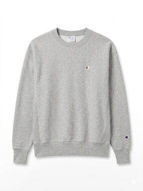 Champion Women’s Reverse Weave Crewneck Sweatshirt in Light Gray